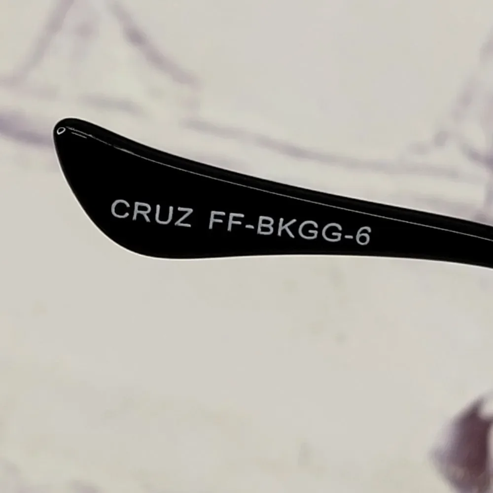 NIB Diff Cruz Black Grey Gradient Sunglasses FK-BKGG-6